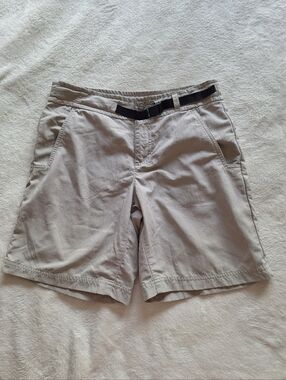 Columbia Titanium Women’s Hiking Shorts – Khaki – Size 6 – Excellent Condition